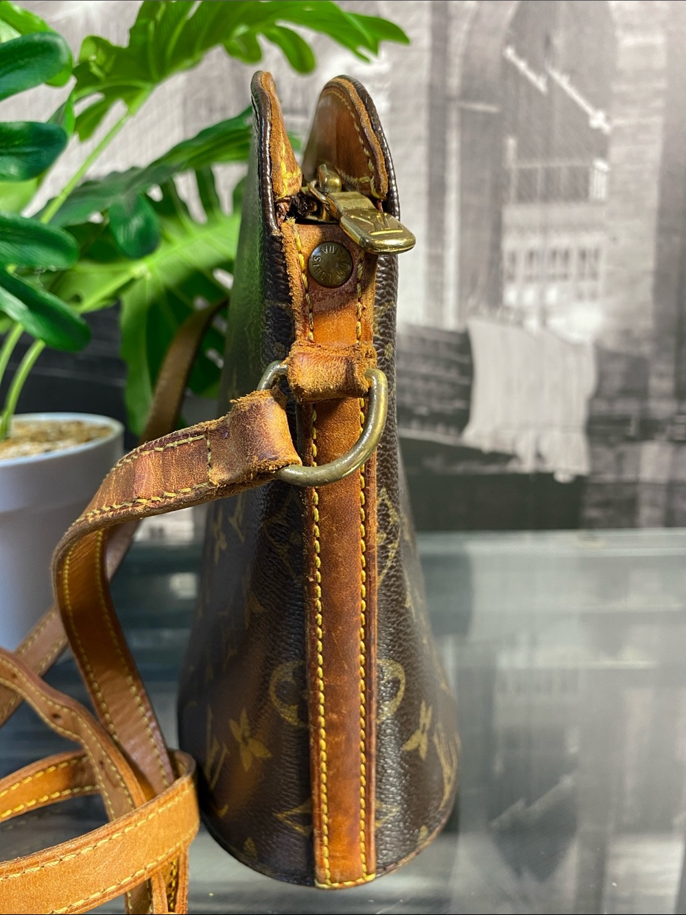 Authentic Louis Vuitton Vintage Monogram Brown Drouot Crossbody Bag - Picture 16 of 17